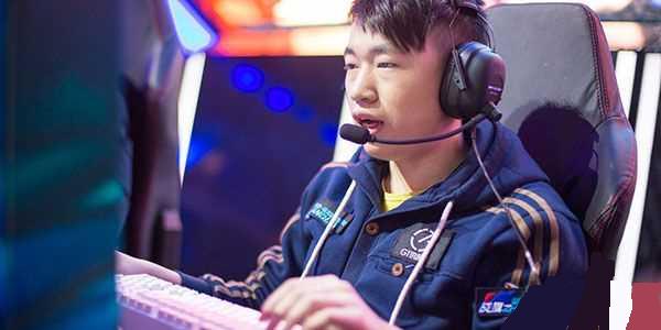 升更衣室的 升更衣室的