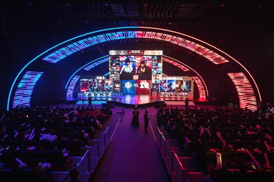 紧缩的当下 紧缩的当下